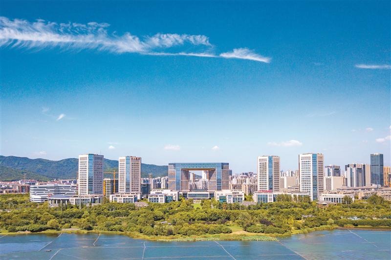 去年无锡经济运行稳中向好居民人均可支配收入57589元,列全省第三