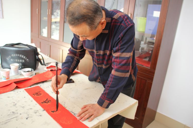 迎春纳福对联,纳福迎祥春联