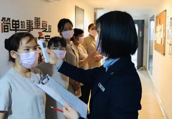 饭店细心服务,星级酒店餐饮用心服务