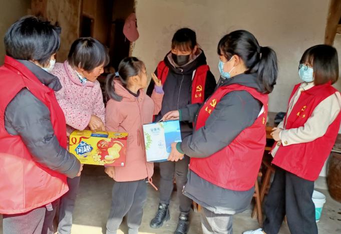 关爱留守儿童把爱带回家,把爱带回家2022寒假儿童关爱服务