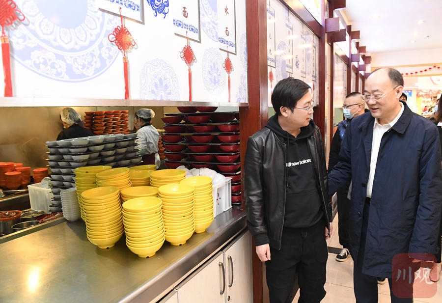 全国*会两**民生直通车③丨保“中小微”就是保就业保民生，全国政协委员蓝逢辉这样建议