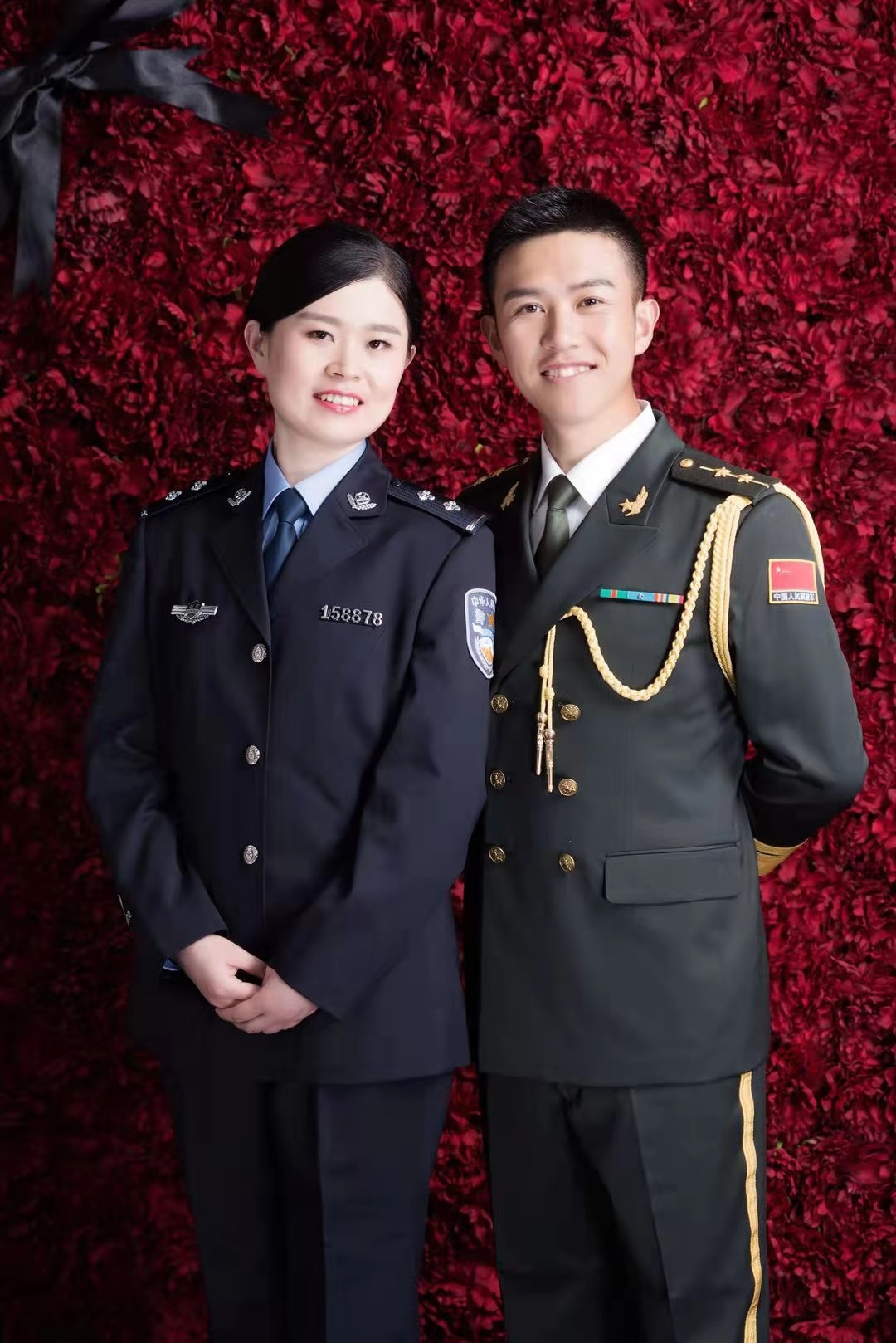 公安交警三八节女民警事迹 (青岛最美交警女警)