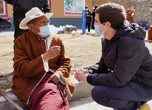 “解码幸福阿坝外国友人脱贫攻坚采风行”活动成功举行