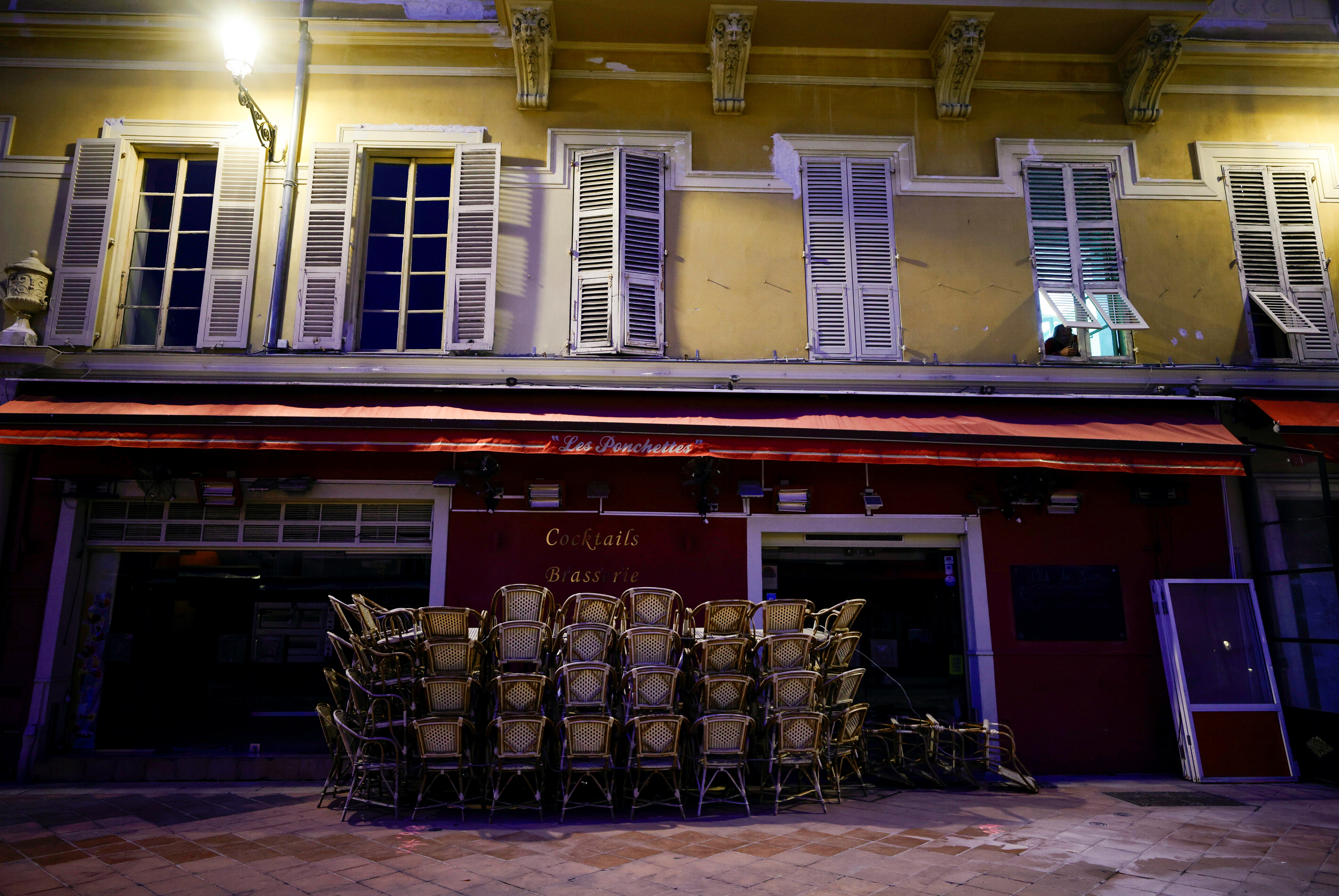 法国封城的真实图片,封城意大利