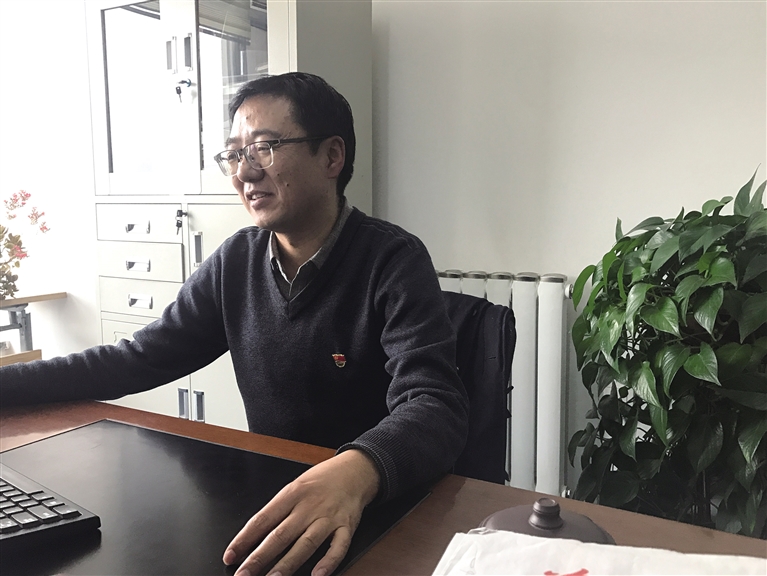 一个有情怀的果树专家——记兰州市农业科技研究推广中心果树站站长张文利