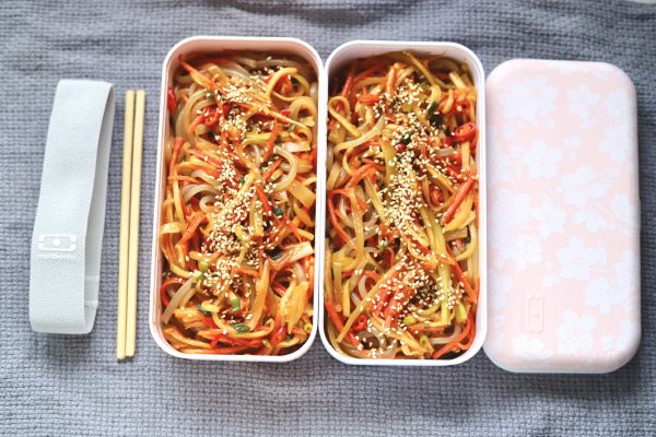 凉拌酸辣粉的做法,韩式减肥小菜