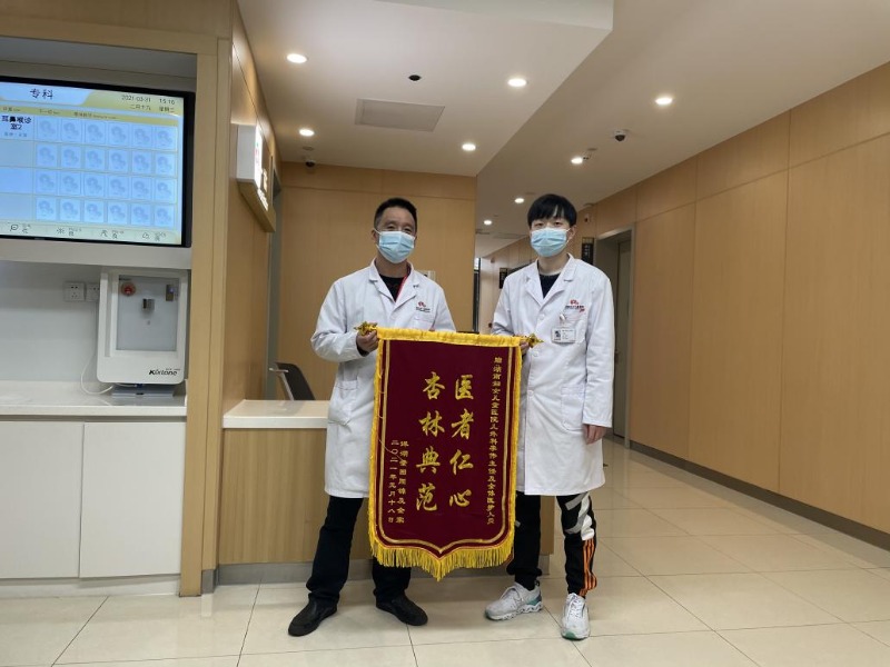 孩子鼻孔莫名发臭一周,小孩鼻腔发臭怎么回事