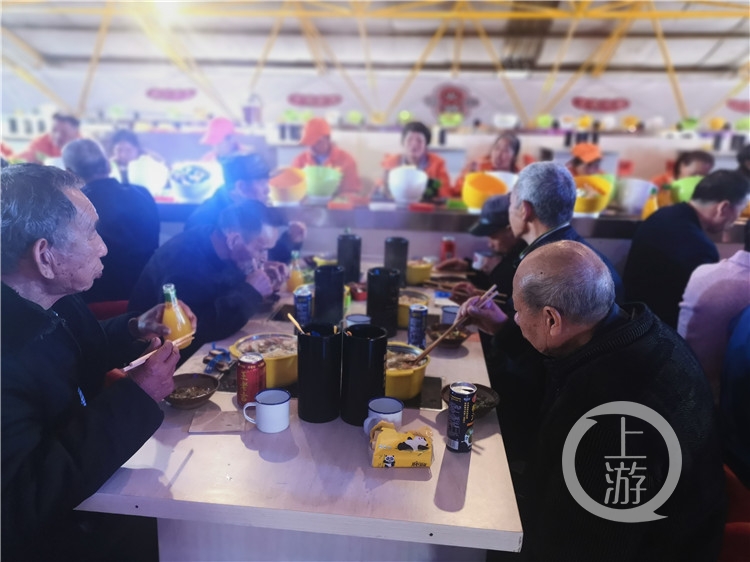 重庆旋转小火锅自助,重庆合川旋转自助小火锅一人一锅