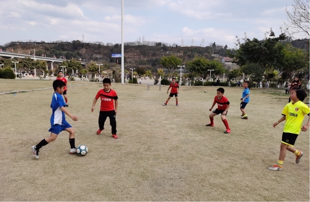 感受乡村足球的纯粹和快乐,乡村足球