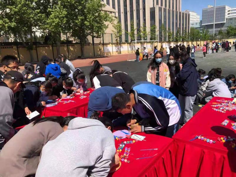 朝阳小关街道慰问*藏西**中学师生