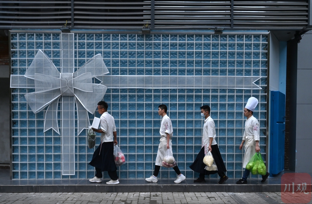 万象更新大学路,万象更新