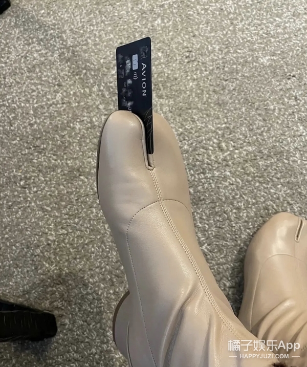 真设计鬼才!帽子是抽纸盒鞋子是充电宝,这确定不是给人添堵的?