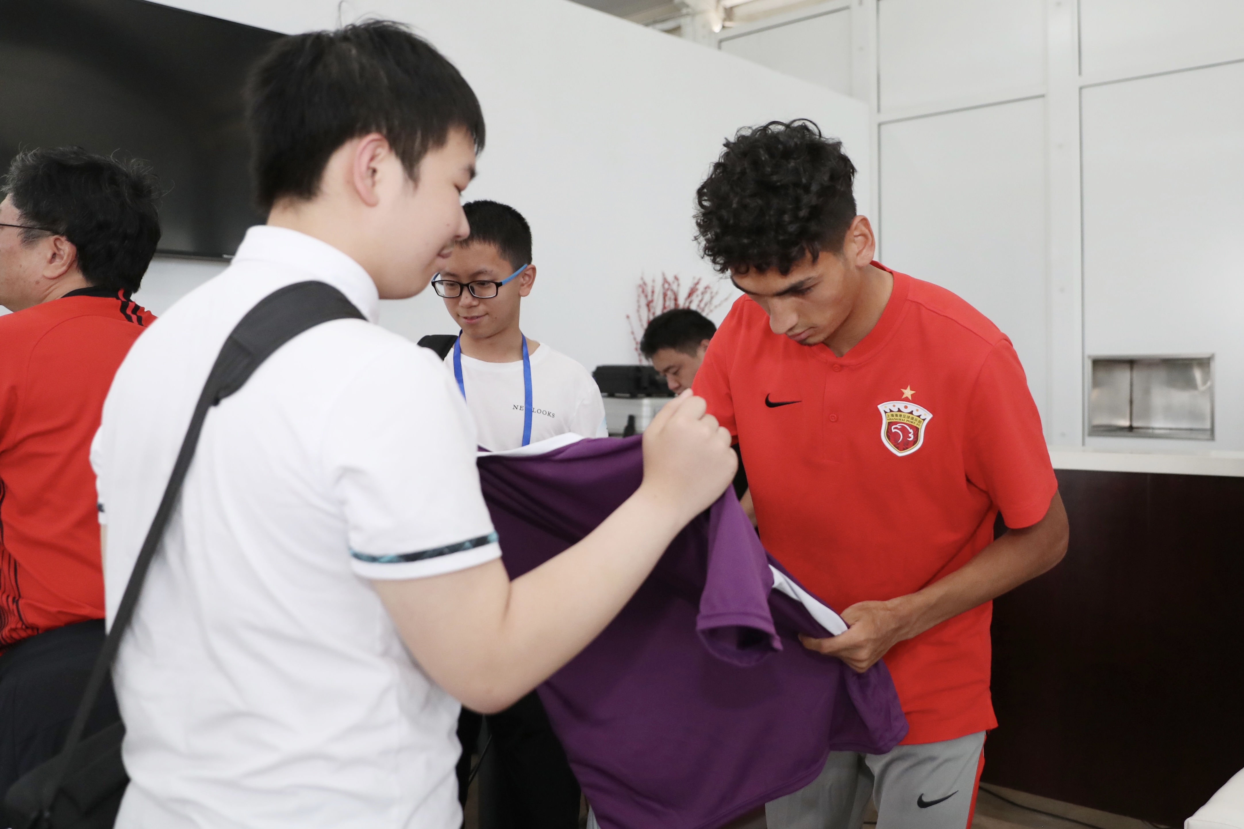 鏉庡湥榫欏ゥ鏂崱,鏉庡湥榫欓濂栧吀绀煎畬鏁寸増