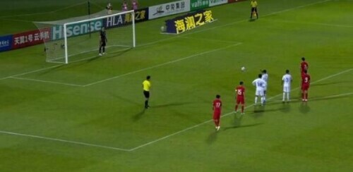 世预赛国足两球击败菲律宾这场胜利太关键了