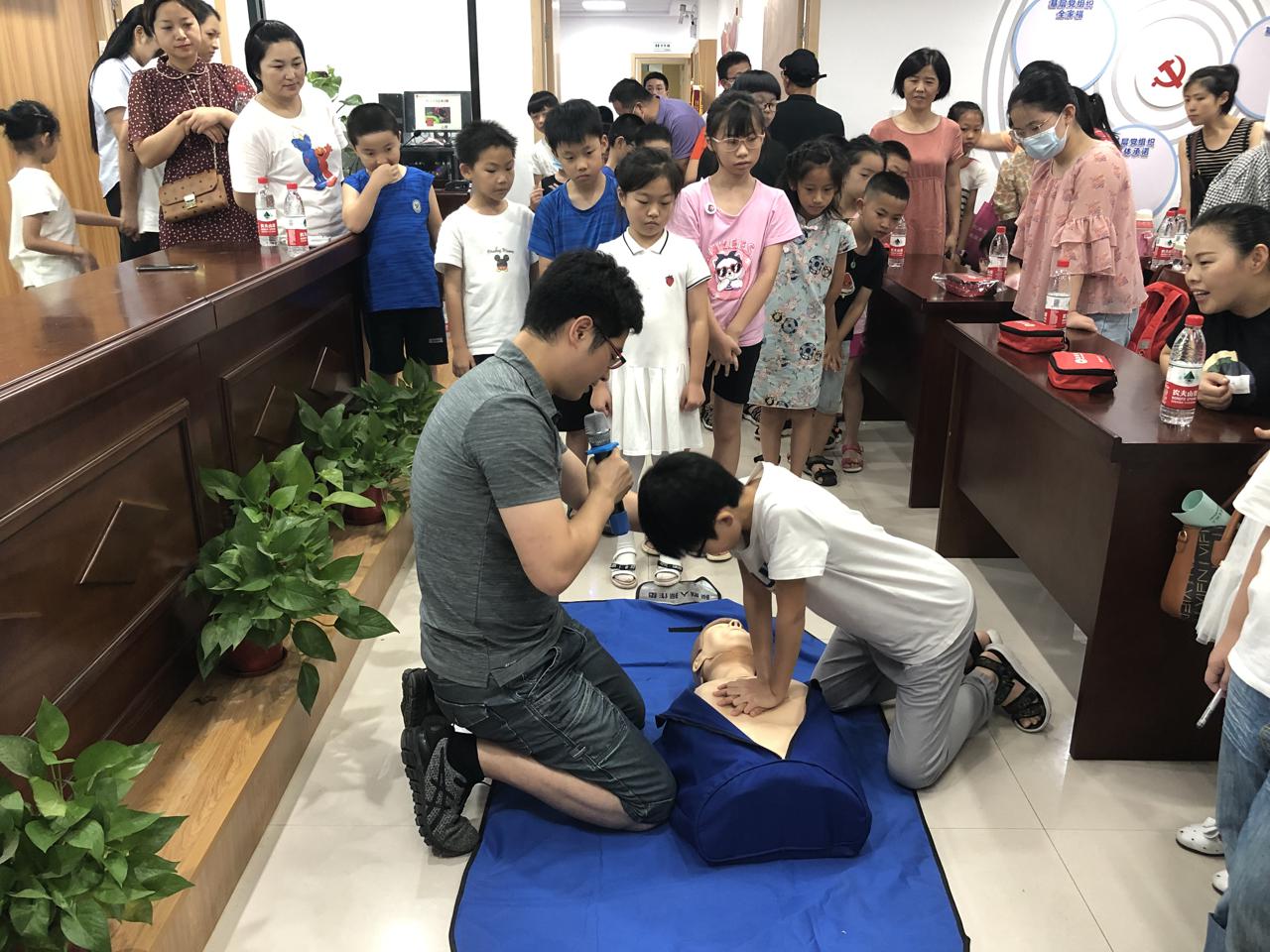 建好“儿童之家”小窗口，做好儿童健康成长“大文章”