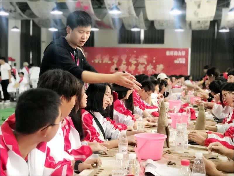 为乡村呐喊！2000创业青年将“空心村”变为特色艺术小镇