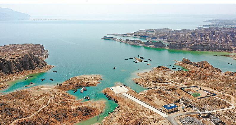 高峡出平湖幽谷成仙境,高峡出平湖平湖指哪