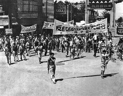 唱歌、朗诵、表演，“双反”*行游**形式丰富醒民众宣传、纠察、救护，“第二”阵线组织严密培干才