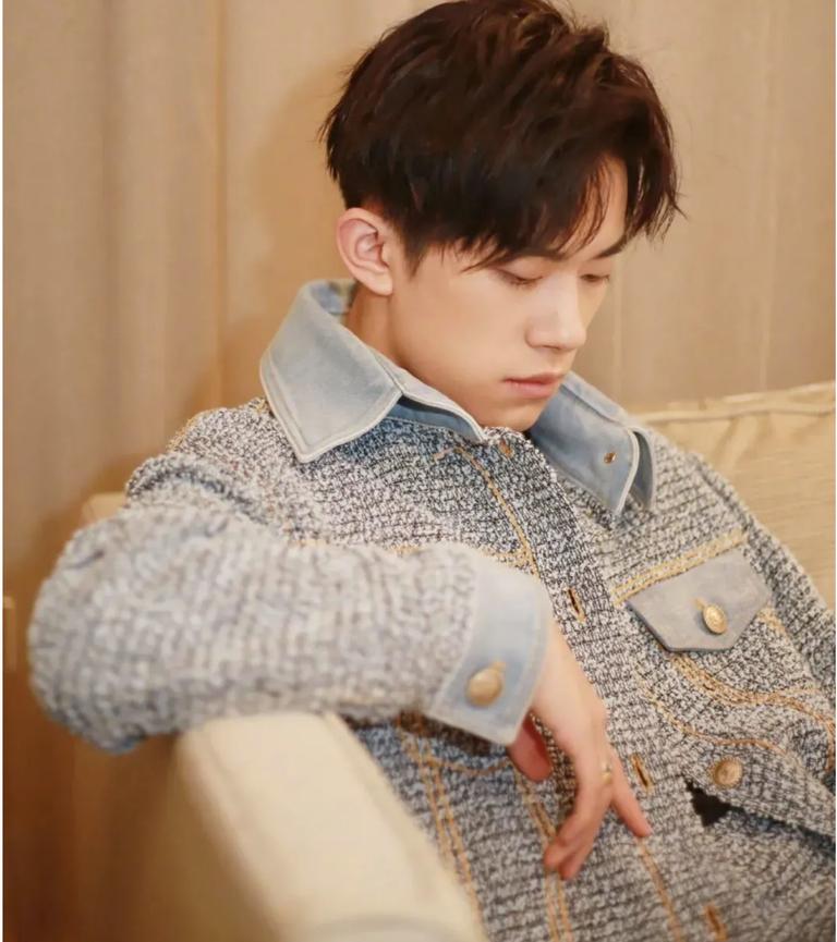 娱乐圈女装大佬,娱乐圈的女大佬