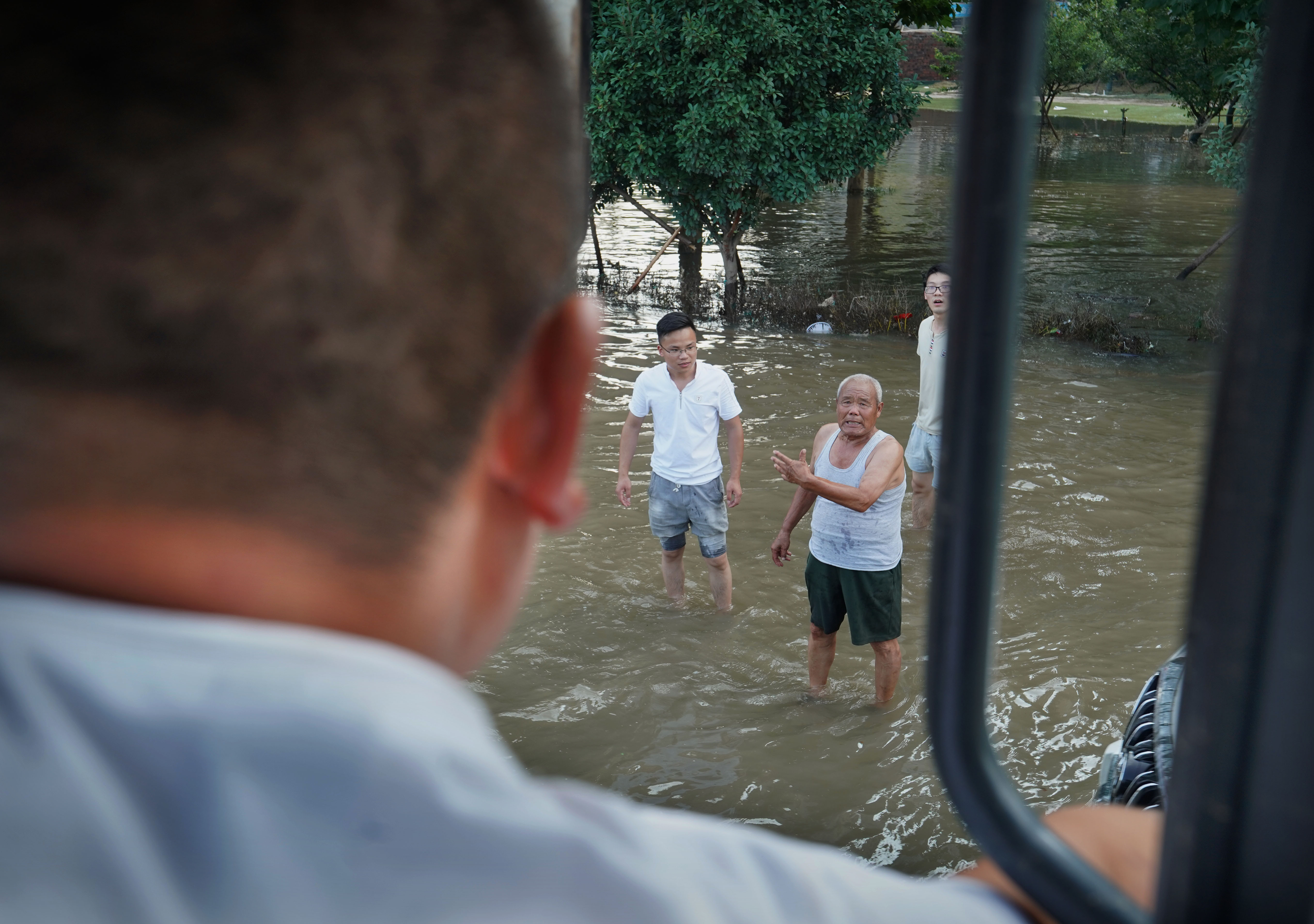 铲车英雄刘兵,铲车英雄刘松峰采访