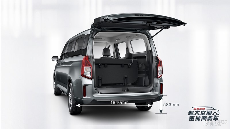 新款起亚嘉华实车曝光,2022丰田皇冠陆放豪华版图片