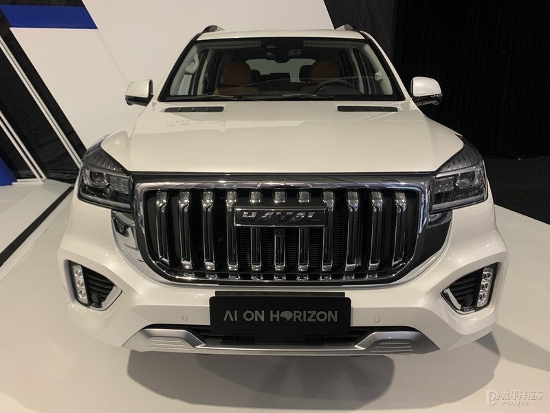 新款起亚嘉华实车曝光,2022丰田皇冠陆放豪华版图片