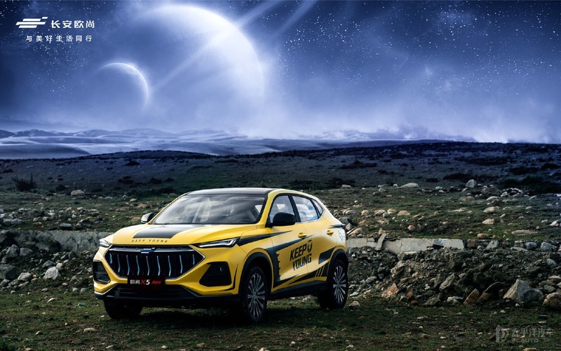 新款起亚嘉华实车曝光,2022丰田皇冠陆放豪华版图片