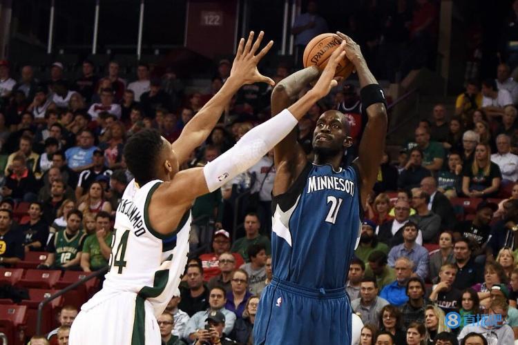 凯尔特人退役加内特,凯尔特人退役加内特球衣与雷阿伦