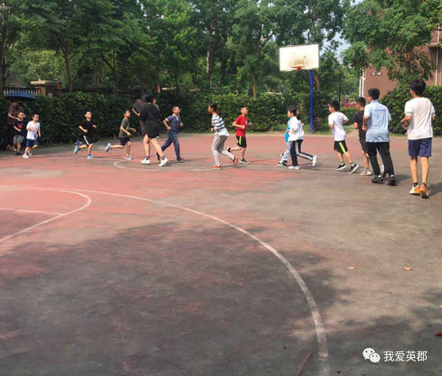 让孩子感受运动的魅力,让更多青少年参加体育比赛