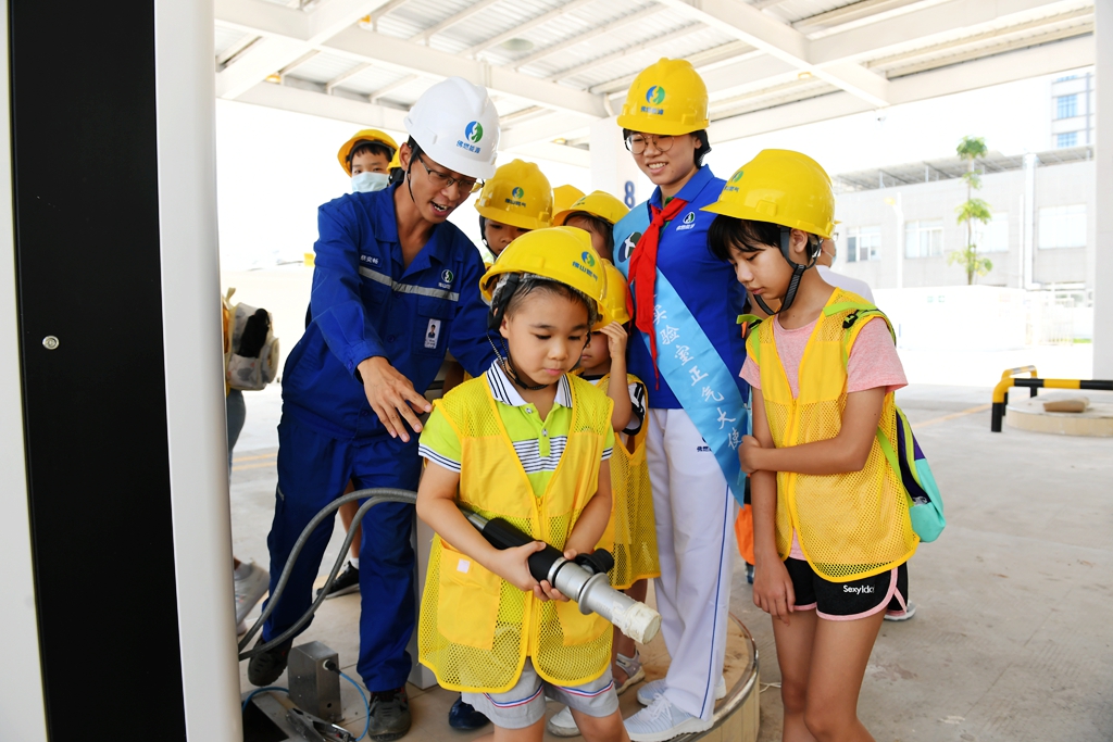 广佛小记者探秘天然气之旅，践行低碳环保理念