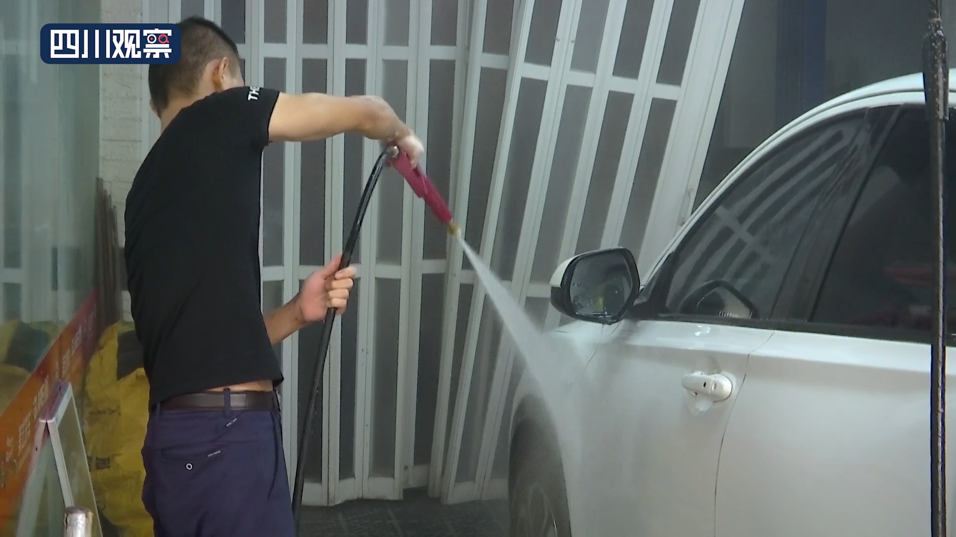 城管整治洗车店污水排放,洗车店污水直排