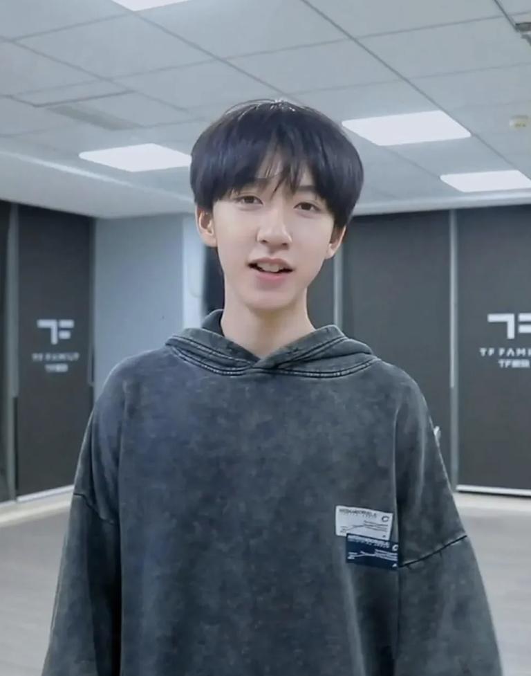 李宁时装周卫衣明星同款,网红爆款加绒卫衣明星同款