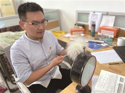 舍得青春换桃李三尺台上引路人