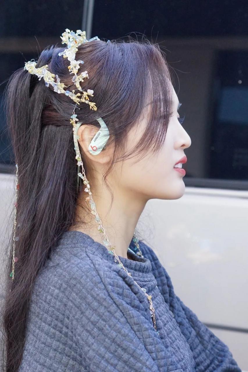 拜托给赵露思们好好梳下头