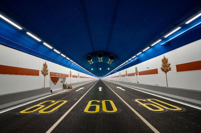 济南黄河济泺路隧道交通禁行公告,济南市泉城路摩托车限行吗