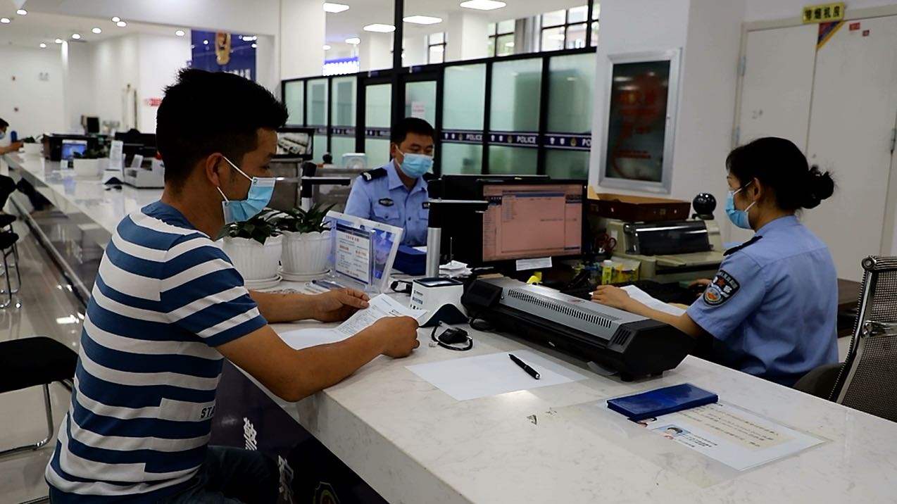 建始：培育政务服务“两树”体系大力提升“减审批”质效