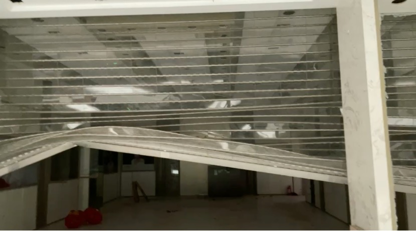 周六福珠宝退货,周六福黄金店被商场管理方搬空