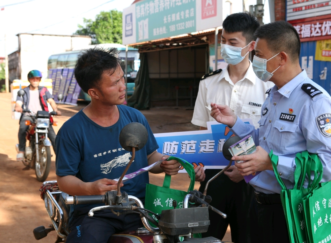 海南警方打击离岛免税宣传片,海南海关打击免税店代购这合法吗
