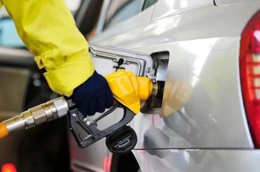 国际原油价格急速下跌,原油价格跌1300成品油大概跌多少