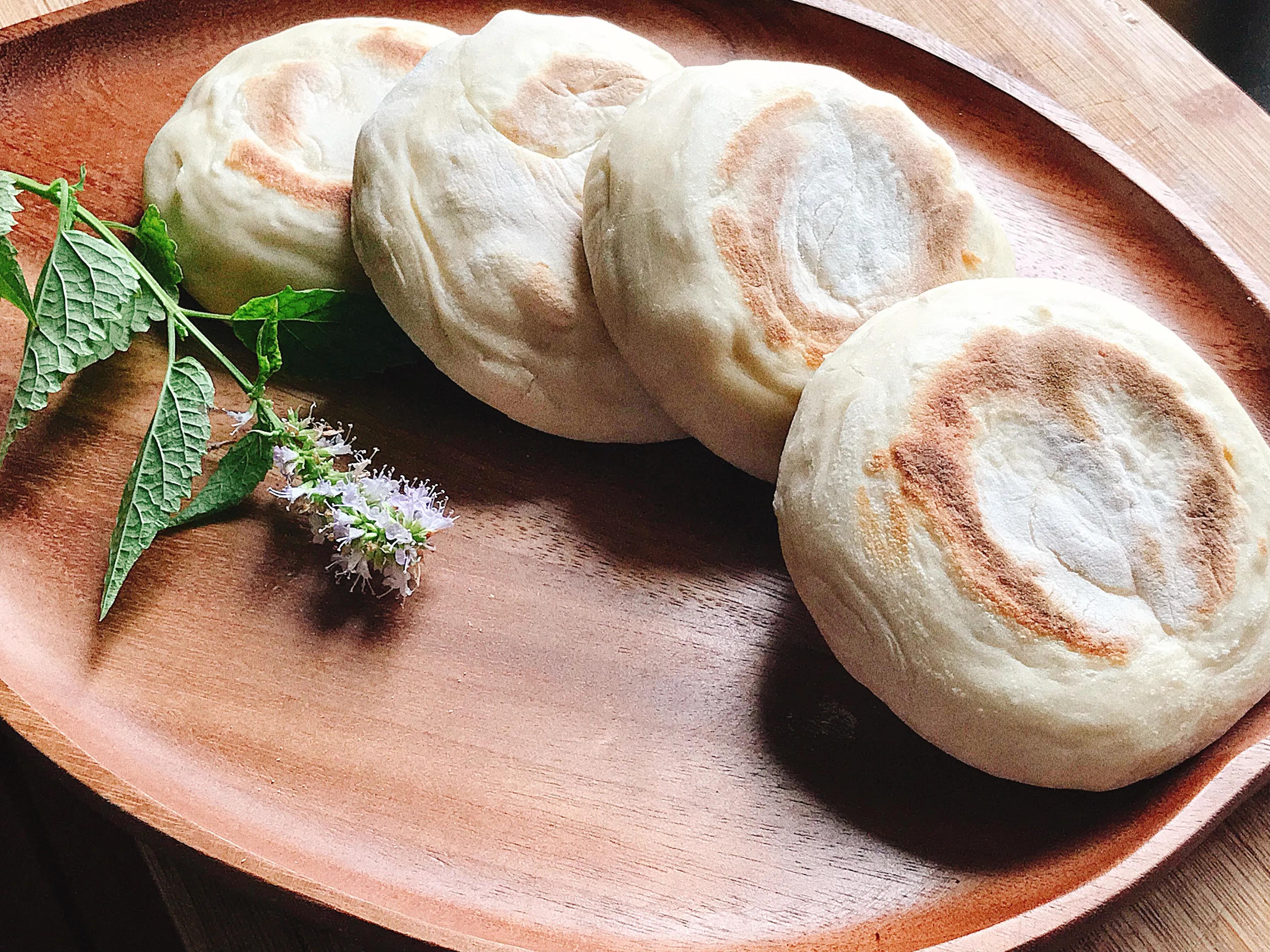 用现成的白吉馍做肉夹馍,白吉馍饼做法酥脆