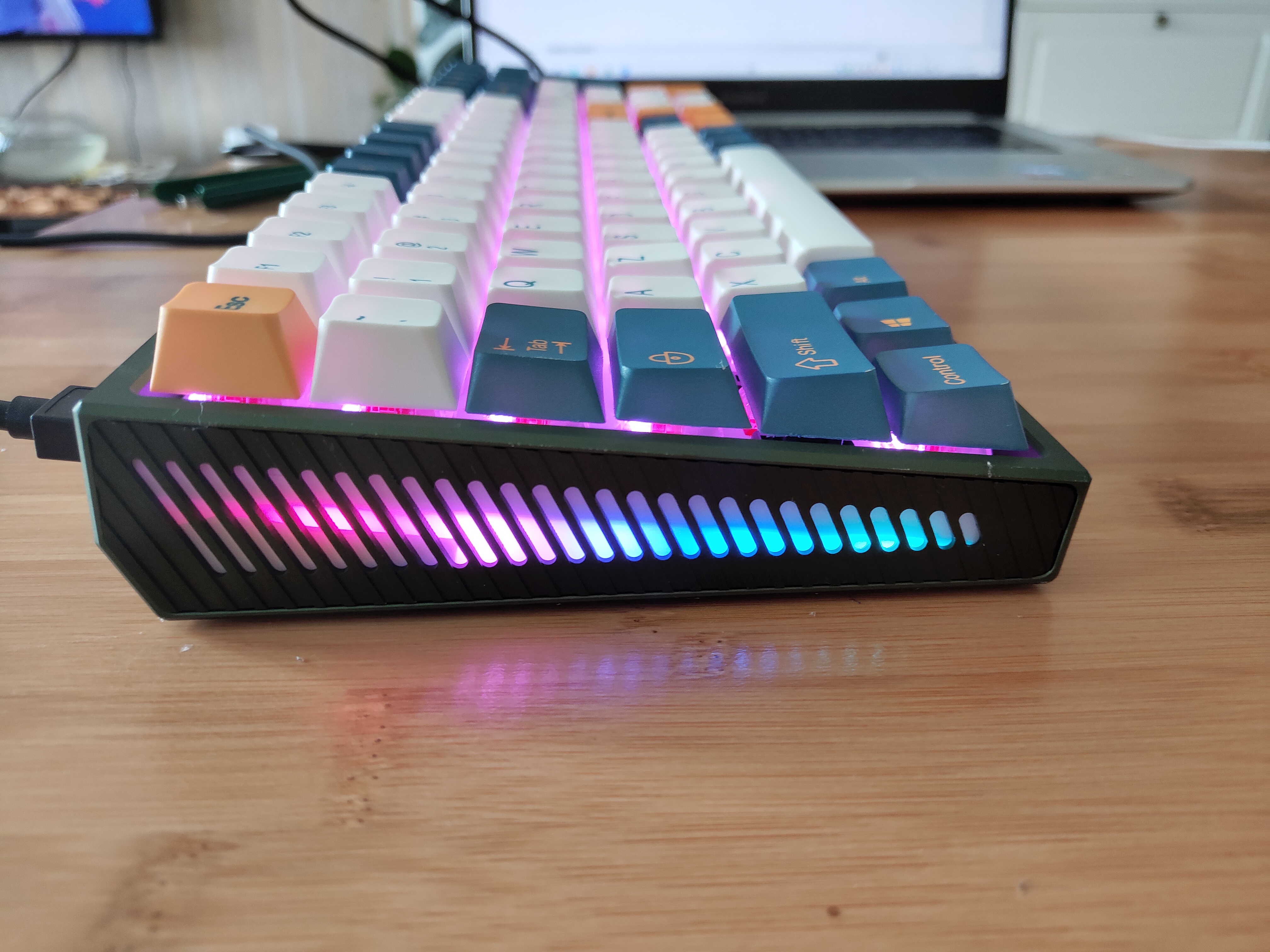 机械键盘ttc轴和樱桃轴有什么区别,樱桃键盘g80-3000s测评