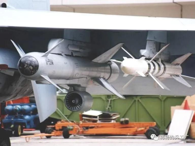 俄最新型空地导弹展示,kh-59mkm空射巡航导弹