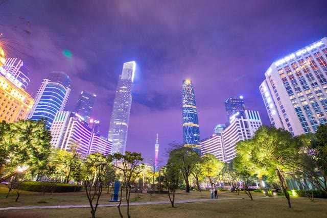 广州cbd震撼航拍,航拍广州琶洲cbd400多米高楼