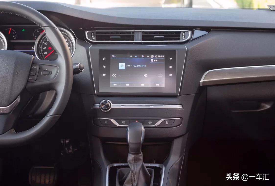 标致408与朗逸哪个更值得购买,标致4082019款离地间隙