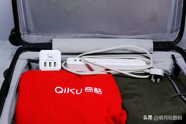 便于桌面收纳的插座,一个小小的插座