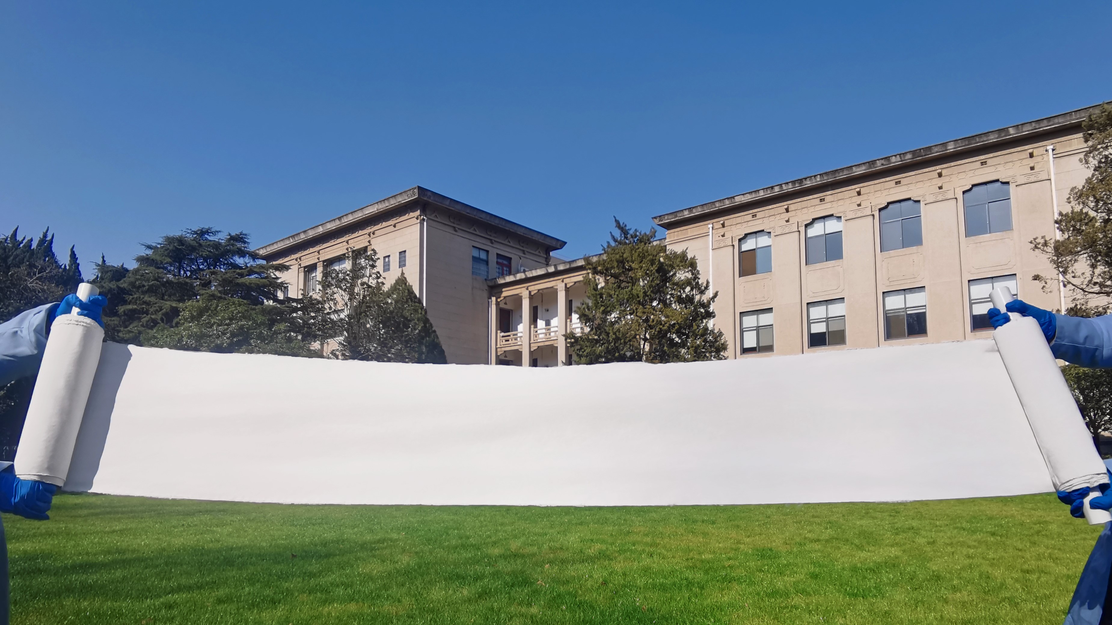 中国科学家太牛了,科幻电影里的衣服,我们做出来了