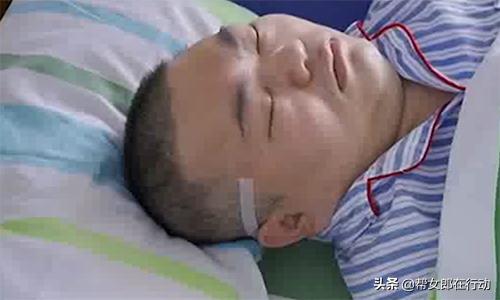 保安突发脑溢血,治疗费成难题