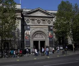 常春藤名校毕业生,70%的学生进入高职