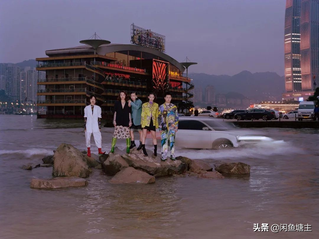 优衣库送了杂志,为什么闲鱼上的优衣库便宜