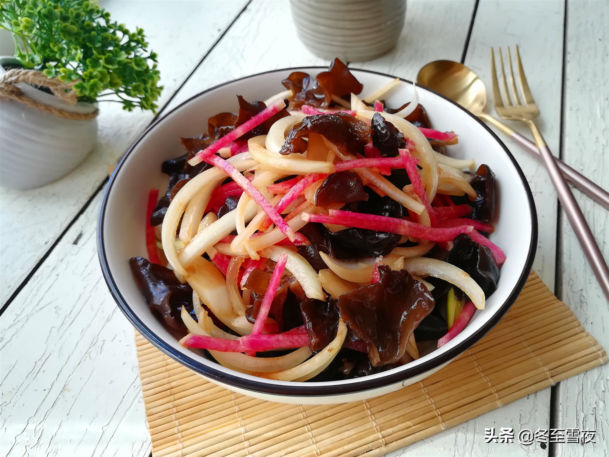 凉菜做法简单容易学，分享15道凉菜做法，过年餐桌上非常受欢迎